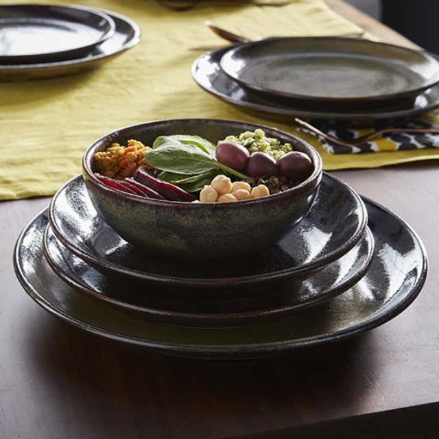 Assiette plate Cilaos en grès marron 29cm