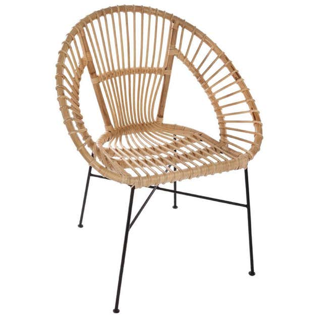Chaise en rotin naturel couleur crème et pieds en métal - Déco de la Maison  à Reims