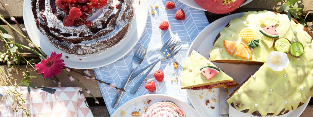 Support gâteau rond avec languette en carton réversible de couleur