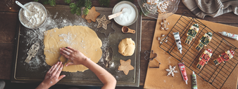 Coffret ustensiles pâtisserie pour enfants bonhomme pain d'épices de Noël :  fouet, maryse, emporte-pièce et moule - Scrapcooking