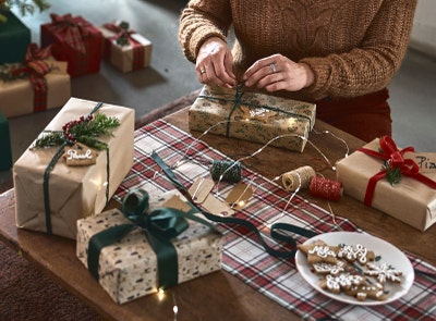 Fêtes de fin d'année : quelle gourde offrir à Noël pour dire adieu aux gobelets  jetables ?